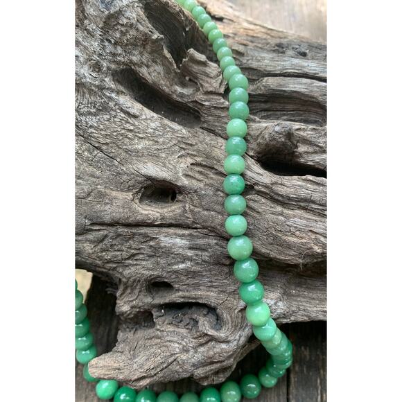 Green Aventurine Vintage Bead Necklace - Picture 2 of 5